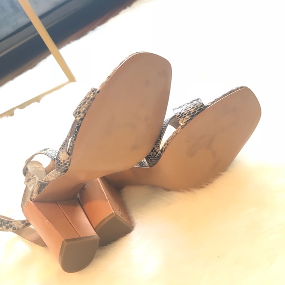 Banana Republic Pella Heeled Sandal Snakeskin - Picture 6 of 6